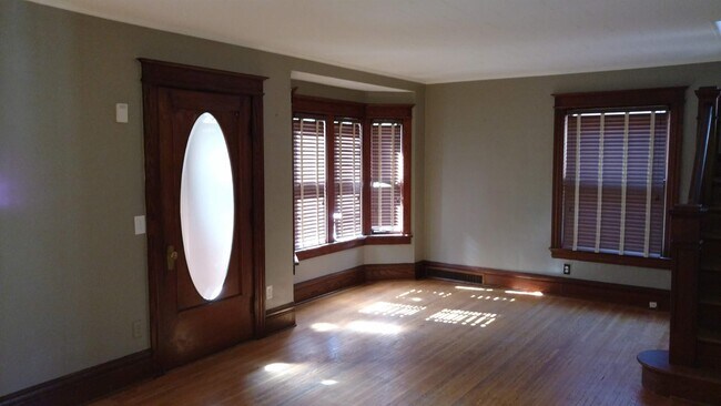 Building Photo - 62 Lapham Park