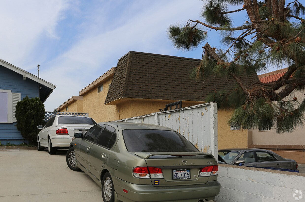 Building Photo - 70 4th Ave