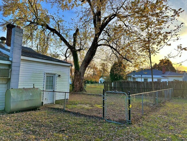 Foto del edificio - Rancher with Large Back Yard!