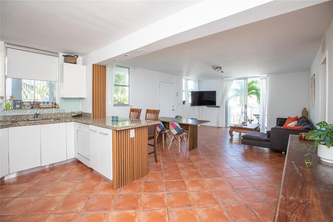 Foto del edificio - 1801 S Treasure Dr