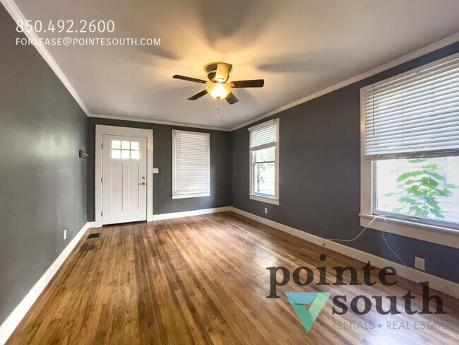 Foto del edificio - 10 N F St