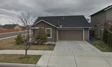 Building Photo - 3243 SW Juniper Ave
