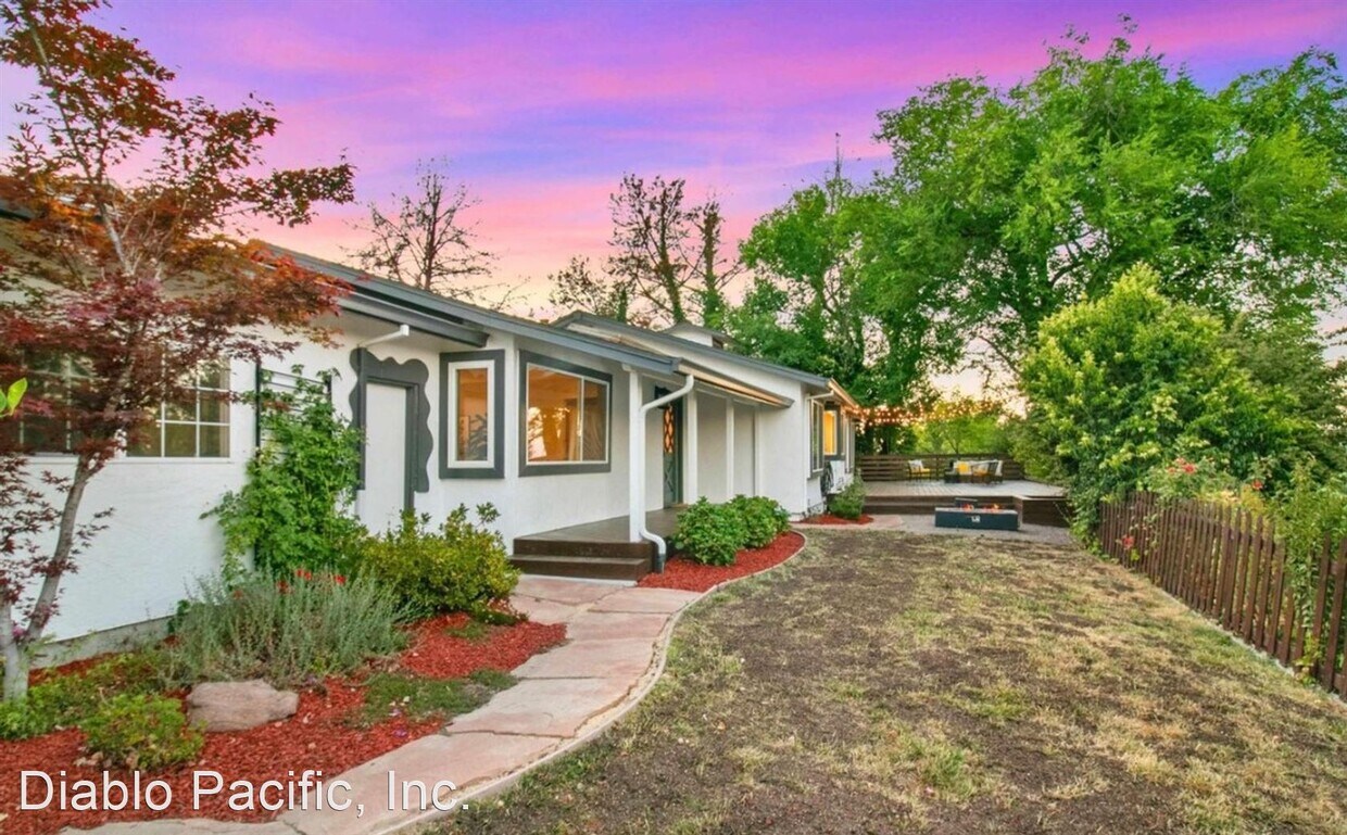 3 br, 2 bath House 2080 Essenay Ave House Rental in Walnut Creek