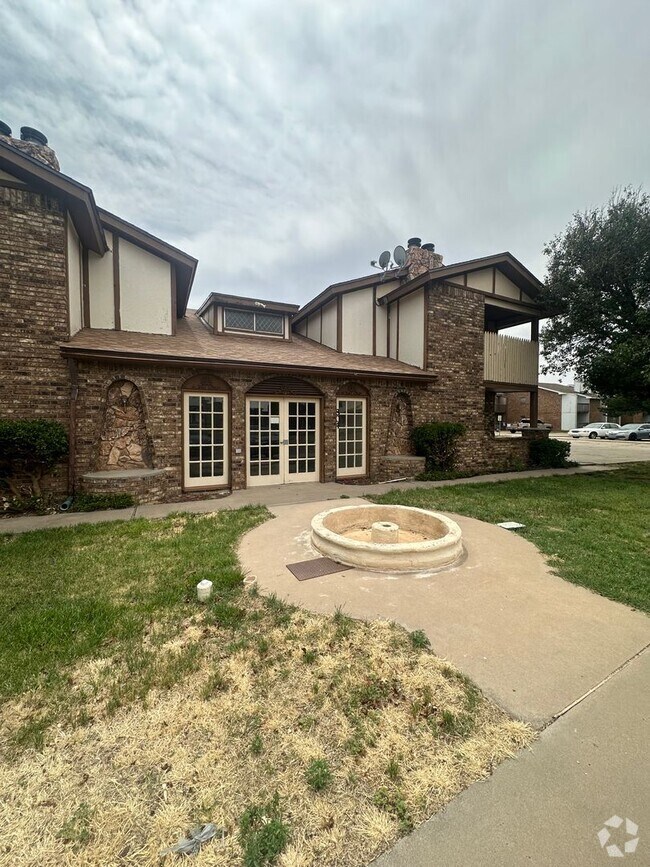 Building Photo - 804 Laurelwood Dr
