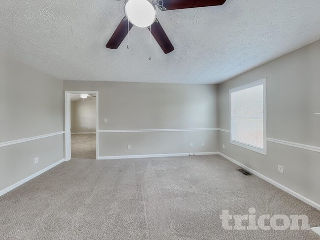 Building Photo - 202 Larson Ln