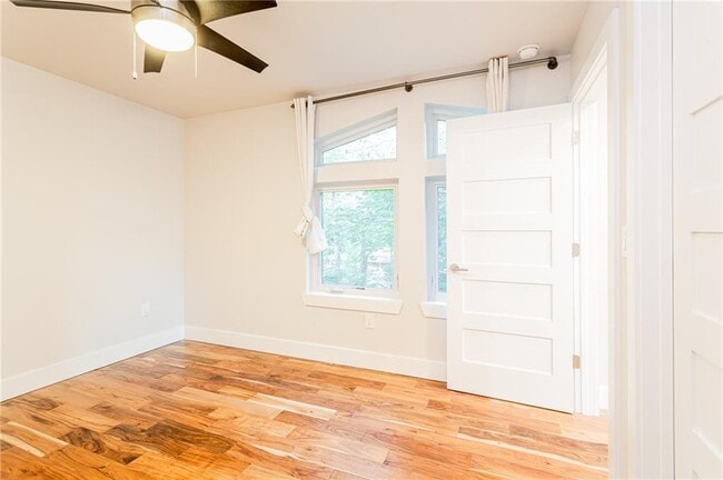 Foto del edificio - 2509 Del Curto Rd