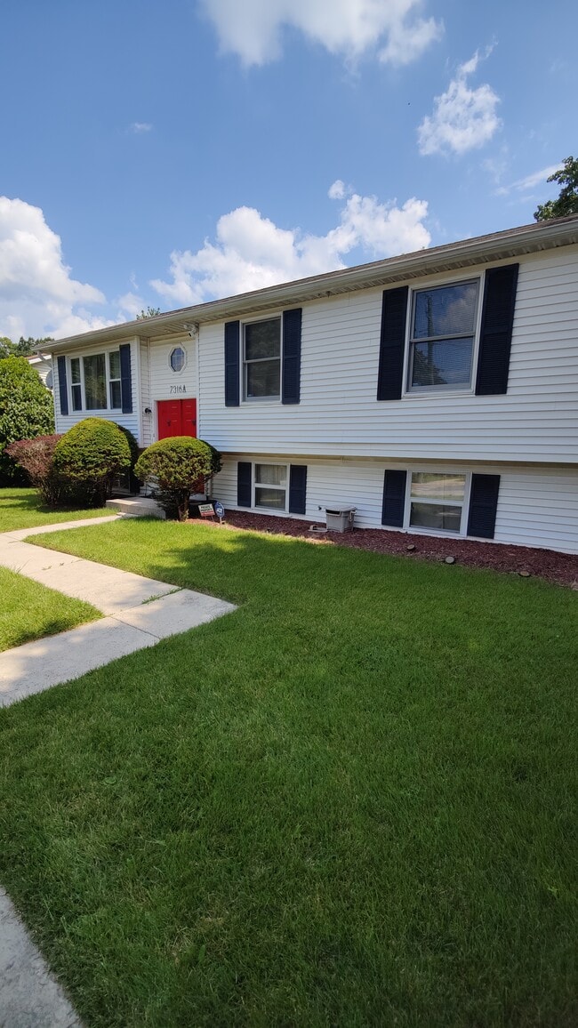 Building Photo - 7316A Castlemoor Rd