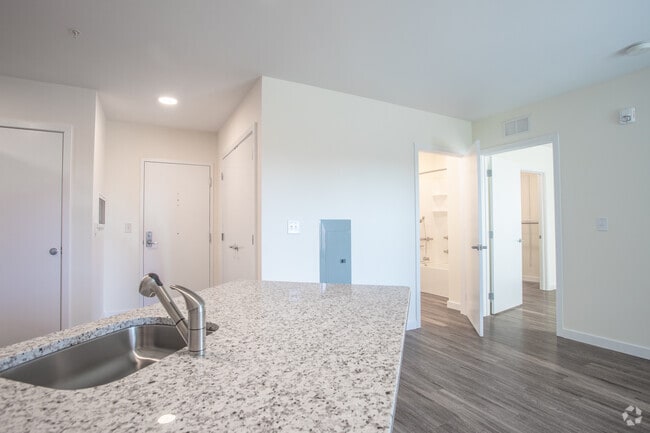 1BR,1BA,-668SF The Poe - The Concord Northside