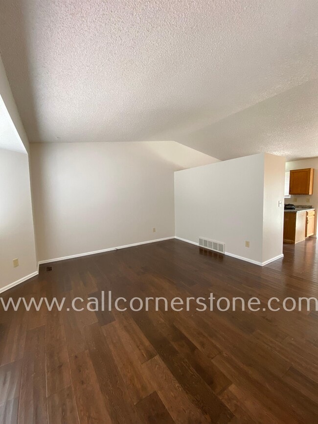Building Photo - 3795 Valley View St