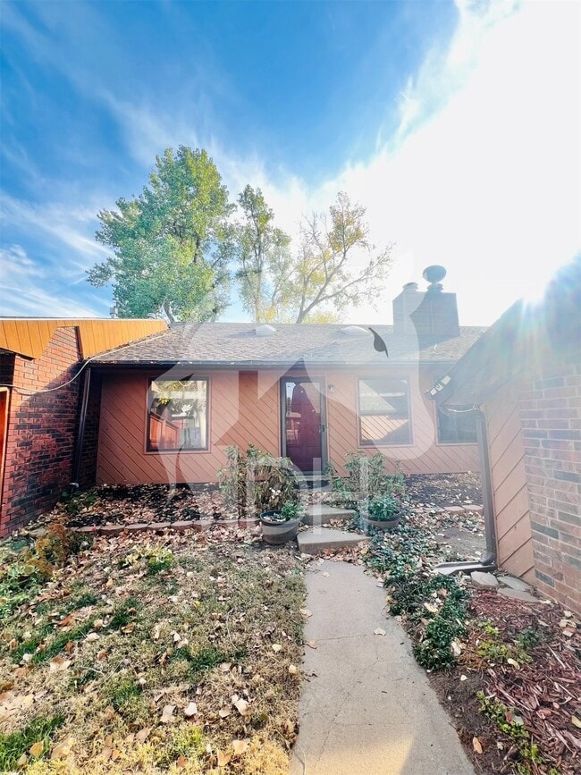 Building Photo - **Charming 2-Bedroom Condo in Enid, OK!**