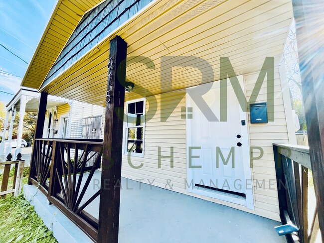 Building Photo - 615 N 32nd St