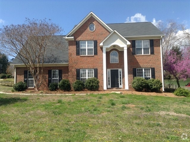 Building Photo - 6541 Derby Ln NW