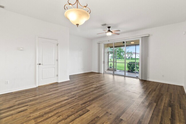 Building Photo - ANNUAL ** $1,845/month ** Lakeside Plantat...