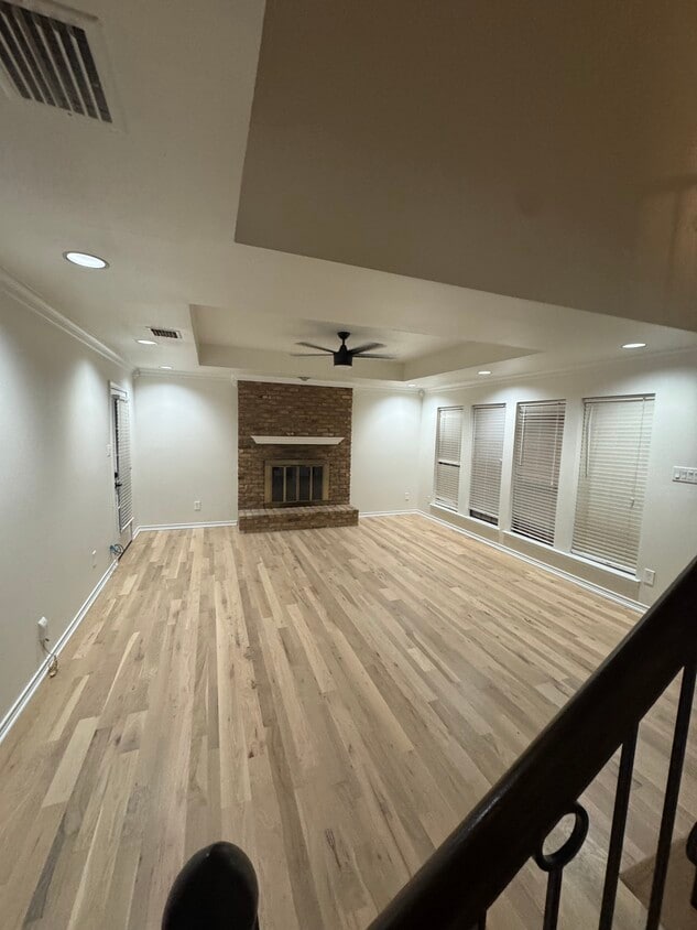 Primary Photo - 3123 Bourbon Street Cir