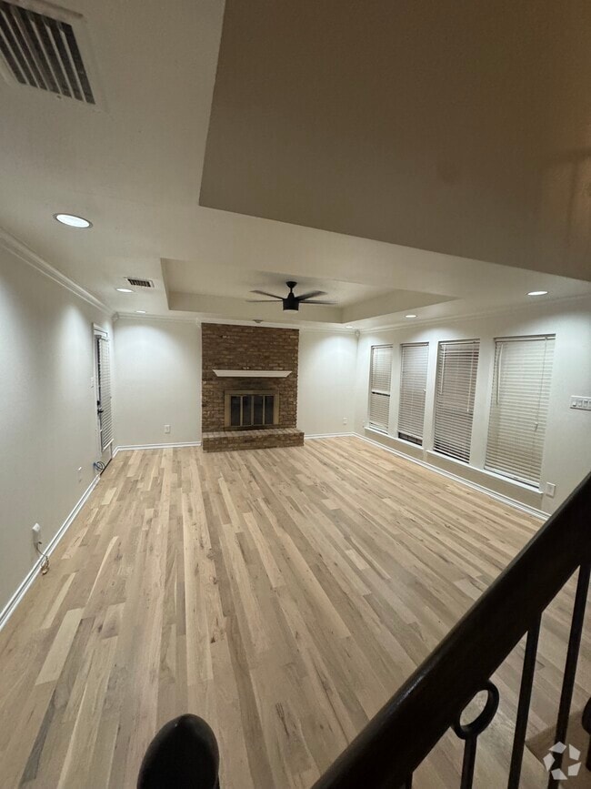 Building Photo - 3123 Bourbon Street Cir
