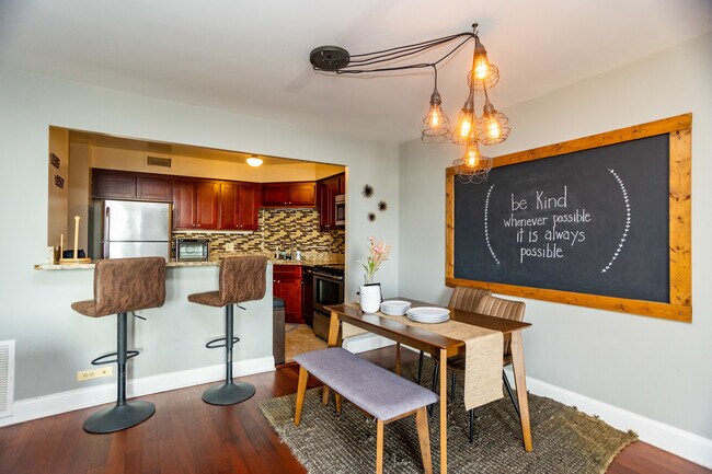 Foto del edificio - 6033 N Sheridan Rd