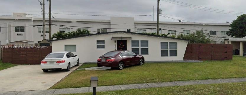 Primary Photo - 1212 E River Dr