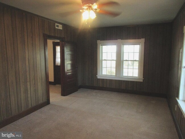 Foto del edificio - 24790 Colton Point Rd