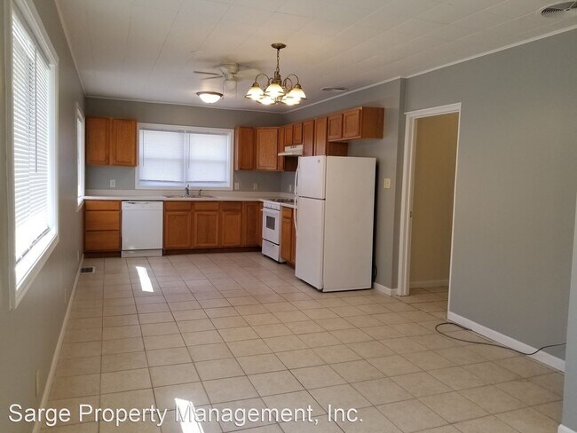 Building Photo - 3 br, 2 bath House - 408 W Association St