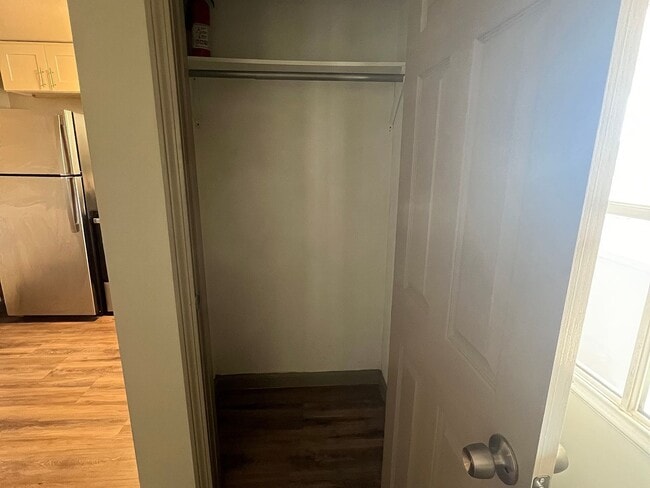 Building Photo - 72 Oak St