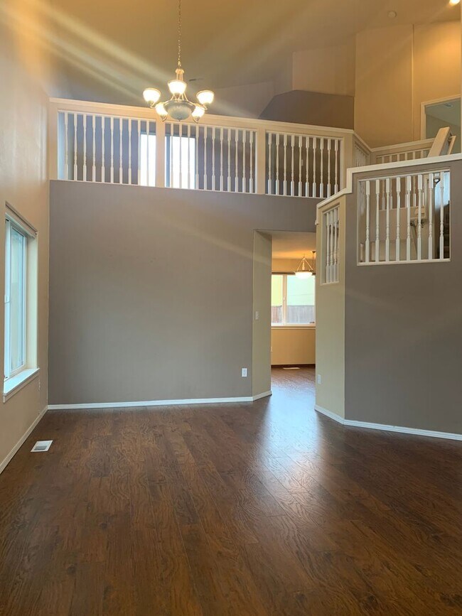 Foto del edificio - Great 3BD 2.5BA Fisher's Landing! Large Fe...