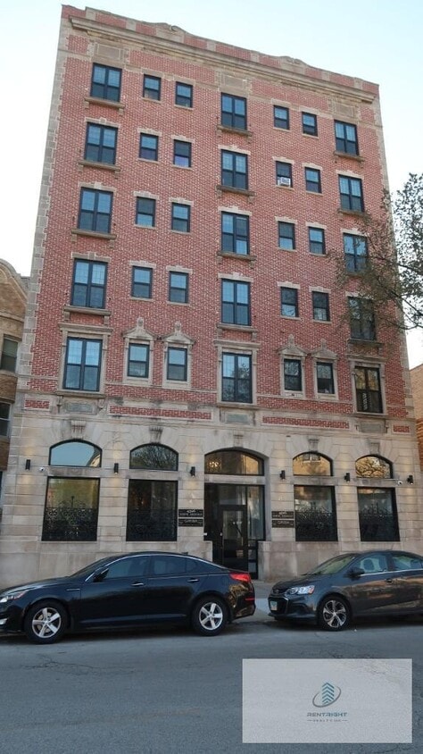 Foto principal - 4526 N Sheridan Rd