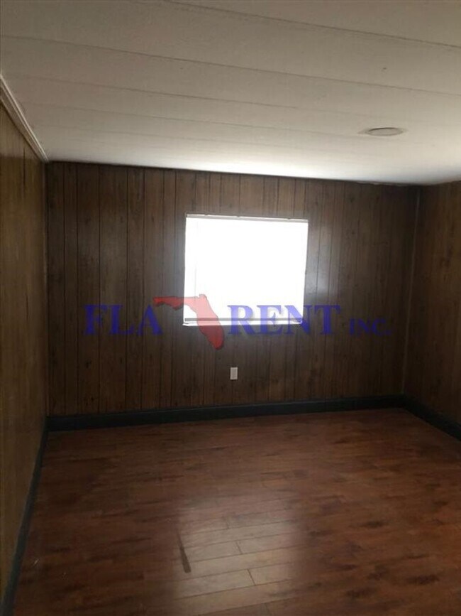 Foto del edificio - Newly renovated 4/2 Mobile home on large l...