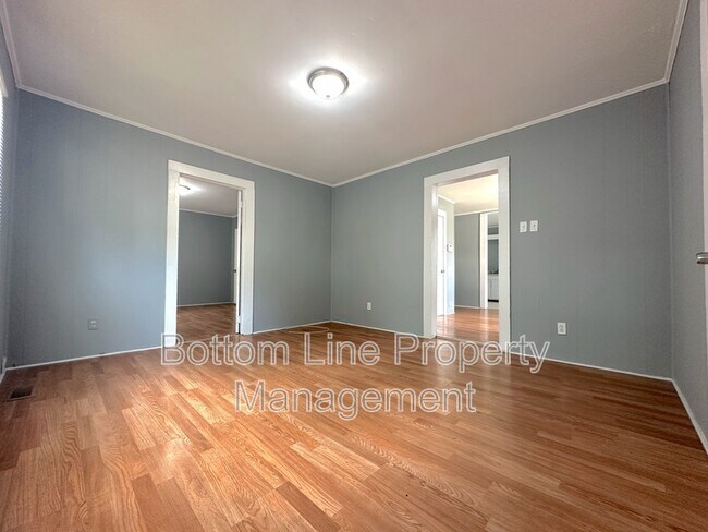 Building Photo - 815 S Weldon St