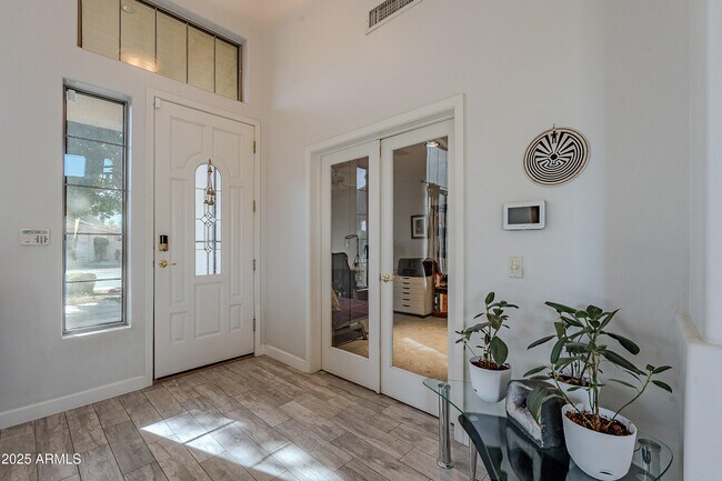 Foto del edificio - 2418 E Glass Ln