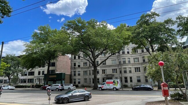 Foto del edificio - 1477 Beacon St