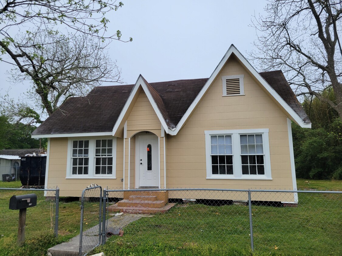 320 S Ashbel St, Baytown, TX 77520 House Rental in Baytown, TX