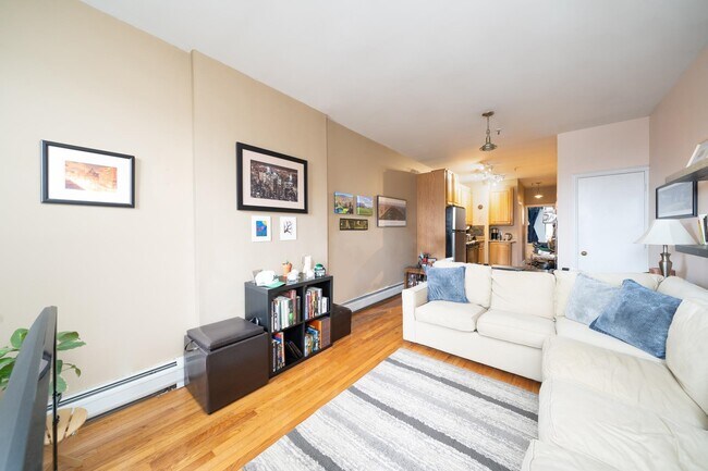 Building Photo - 60 Monroe St