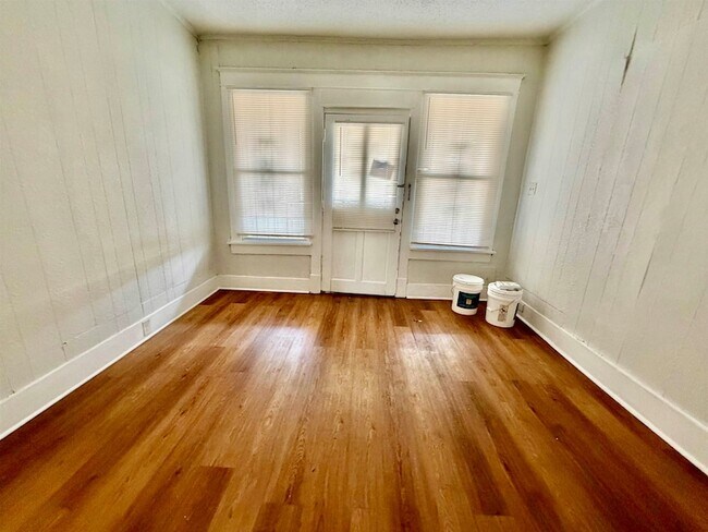 Foto del edificio - 1075 Kney St