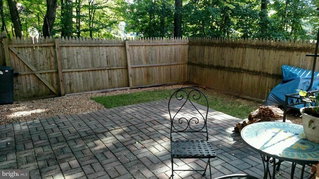 Building Photo - 9520 Hunt Square Ct