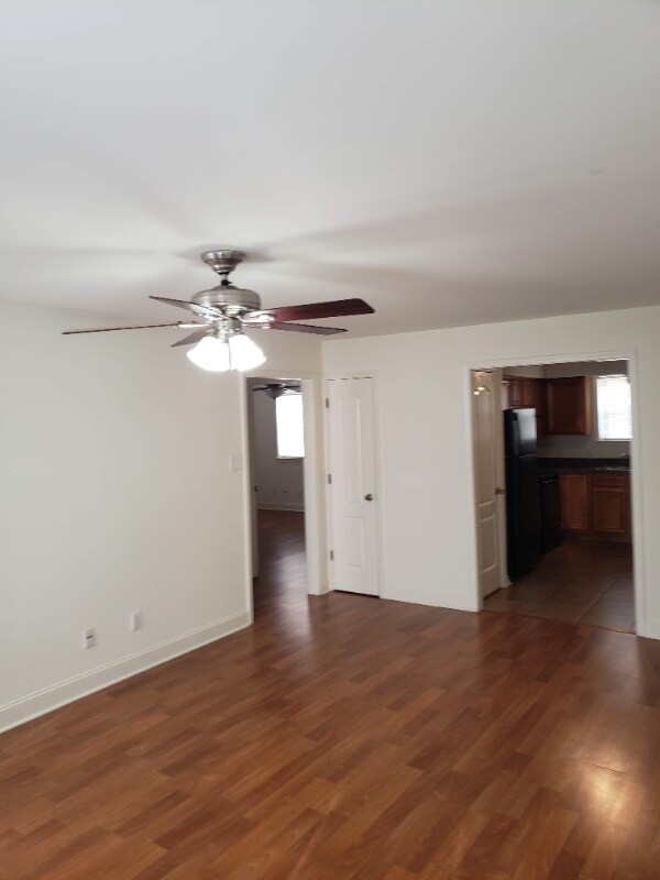 Primary Photo - 1616 Hickory Ave