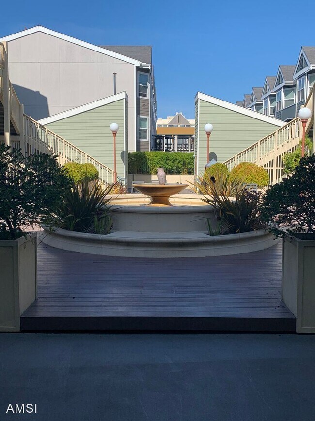 Building Photo - 2 br, 2 bath House - 988 Fulton St. #327