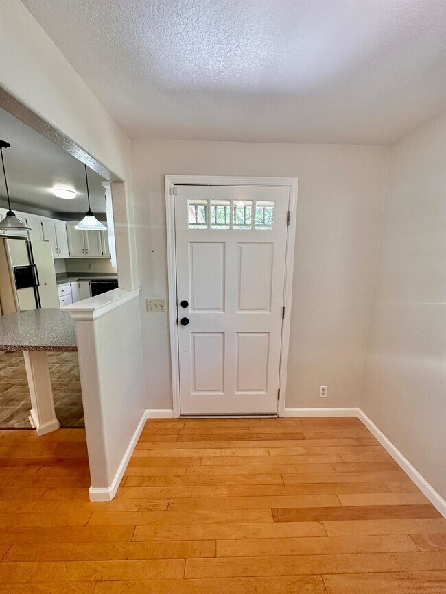 Foto del edificio - 10529 Boulder St