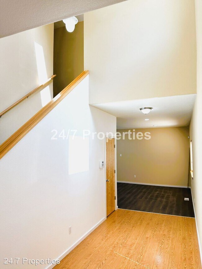 Foto del edificio - 4 br, 2.5 bath House - 13625 NE Davis Ct