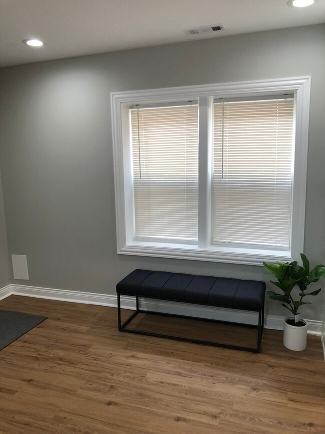 Building Photo - 9425 S Indiana Ave