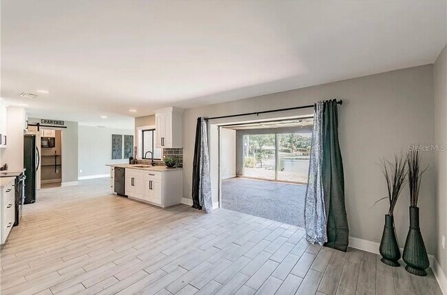 Foto del edificio - 11717 Rolling Oaks Ln