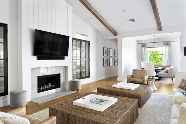 Foto del edificio - 3530 E Glenrosa Ave