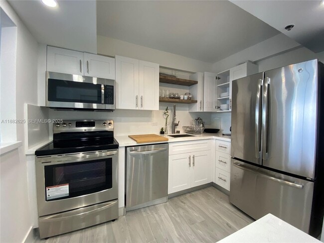 Building Photo - 20515 E Country Club Dr