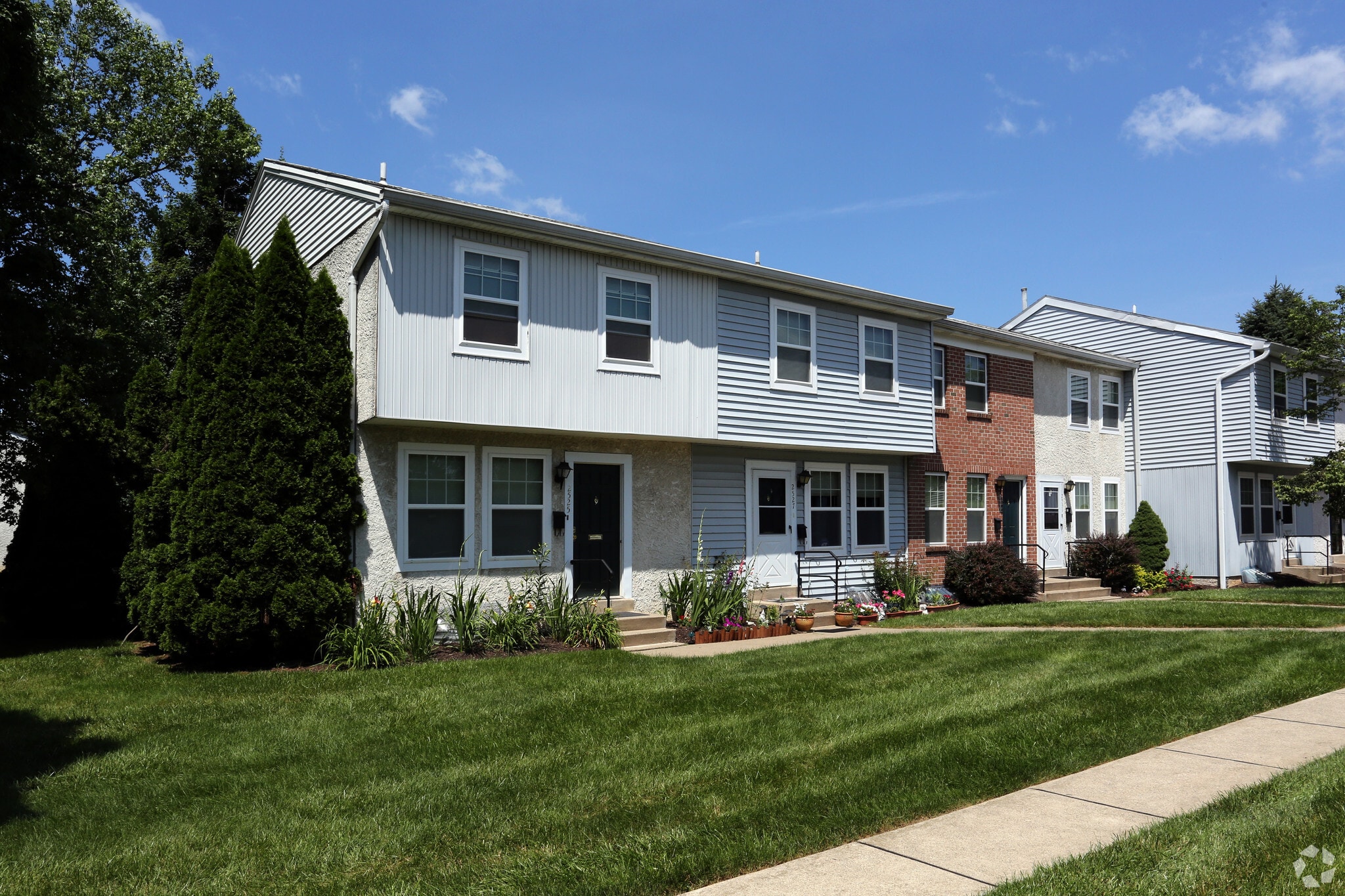 Spring Garden Townhouses photo 5
