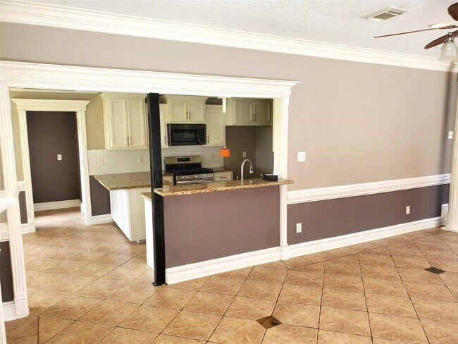 Building Photo - 3751 Pine Cone Trail