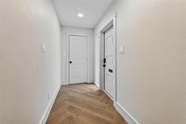 Foto del edificio - 3927 Helena St NE