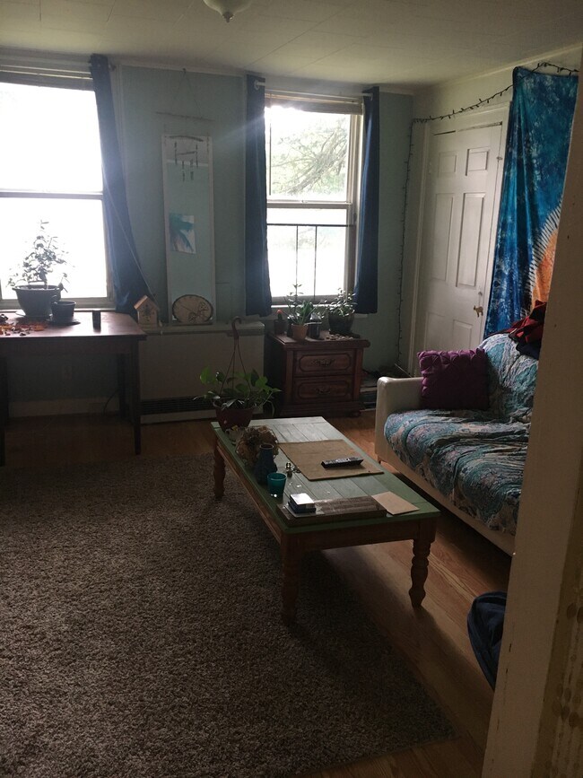 Foto del edificio - Bluestone Properties LP