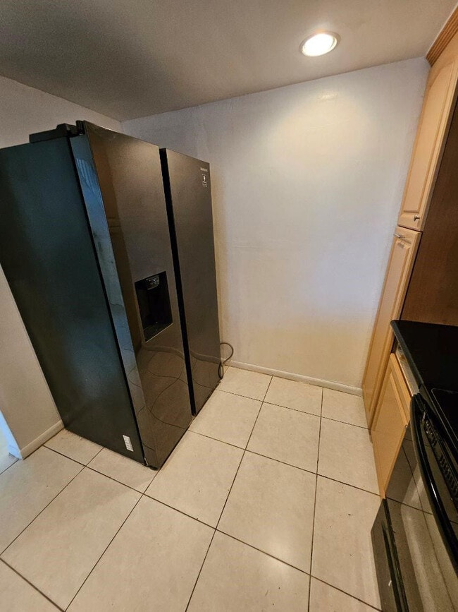 Building Photo - 8401 W Sample Rd