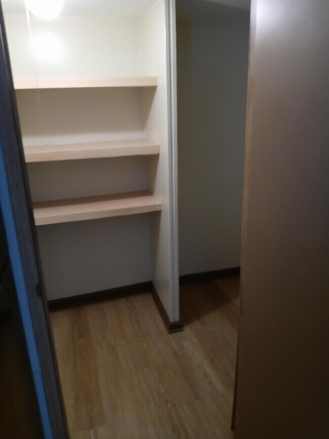 Foto del edificio - 254 Golden Crest Dr