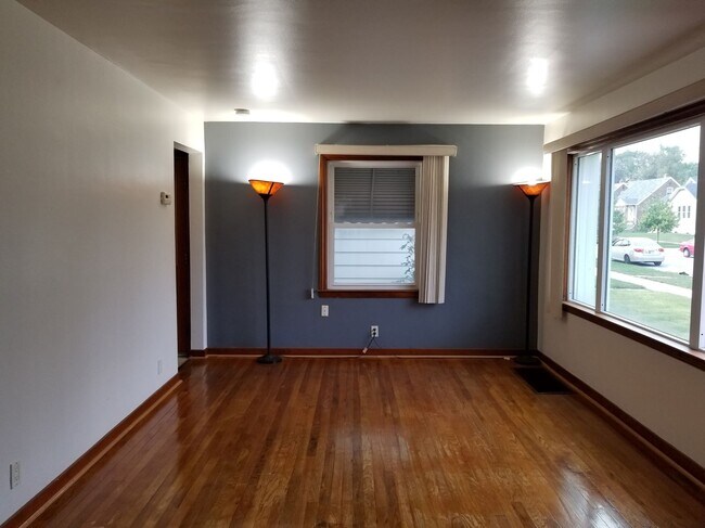open concept - Dining - 6717 Forestdale Ave