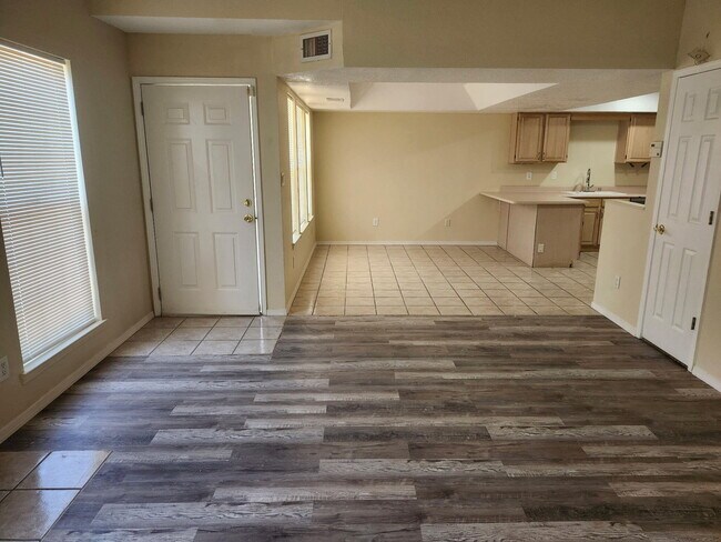 Foto del edificio - 6225 Bent Tree Dr NW